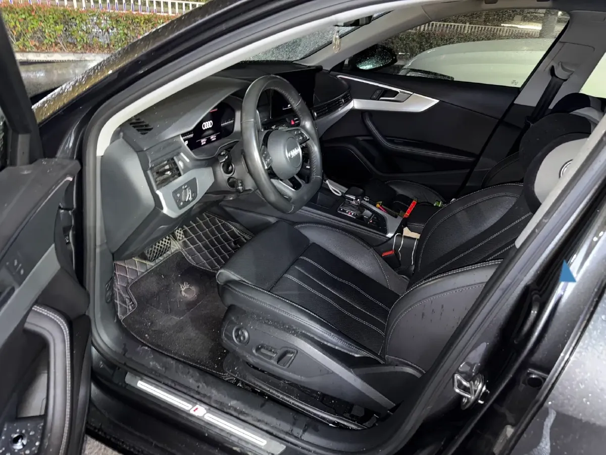 2022 Audi A4L 2.0T 190HP L4 7DCT,autocango,china used car exporter,china ev exporter,chinese used car exporter,chinese used ev exporter