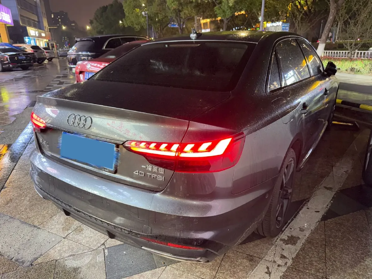 2022 Audi A4L 2.0T 190HP L4 7DCT,autocango,china used car exporter,china ev exporter,chinese used car exporter,chinese used ev exporter