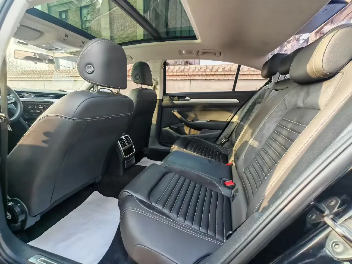 2020 Volkswagen Magotan 1.4T 150HP L4 7DCT,autocango,china used car exporter,china ev exporter,chinese used car exporter,chinese used ev exporter