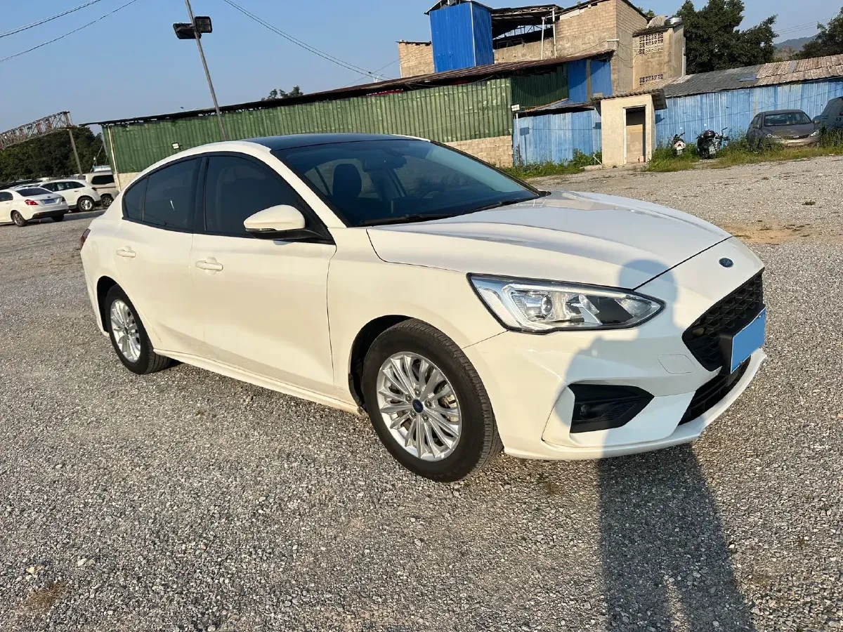 2020 Ford Focus 1.5T 174HP L3 8AT,autocango,china used car exporter,china ev exporter,chinese used car exporter,chinese used ev exporter