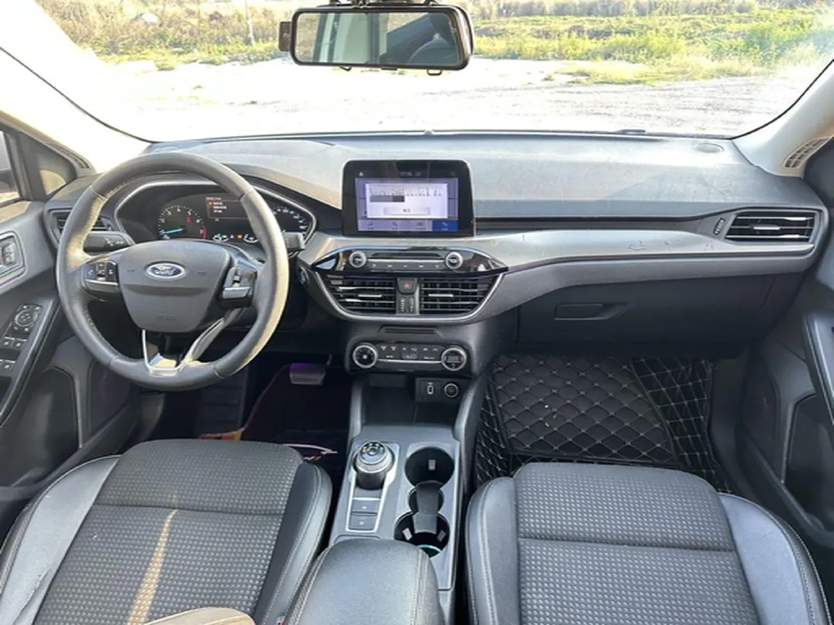 2020 Ford Focus 1.5T 174HP L3 8AT,autocango,china used car exporter,china ev exporter,chinese used car exporter,chinese used ev exporter