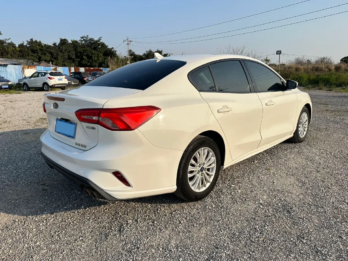 2020 Ford Focus 1.5T 174HP L3 8AT,autocango,china used car exporter,china ev exporter,chinese used car exporter,chinese used ev exporter