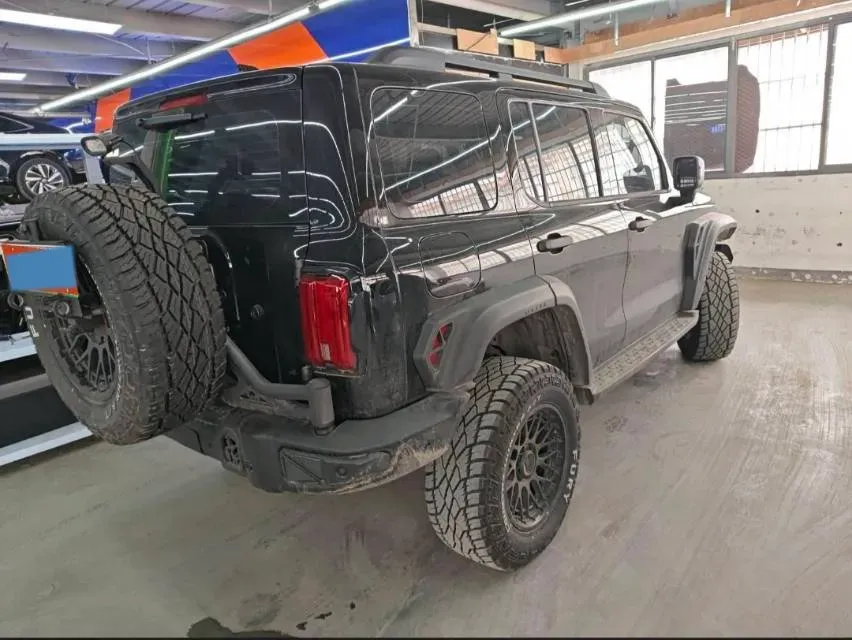 2025 Tank 300 2.0T 252HP L4 9AT PHEV,autocango,china used car exporter,china ev exporter,chinese used car exporter,chinese used ev exporter