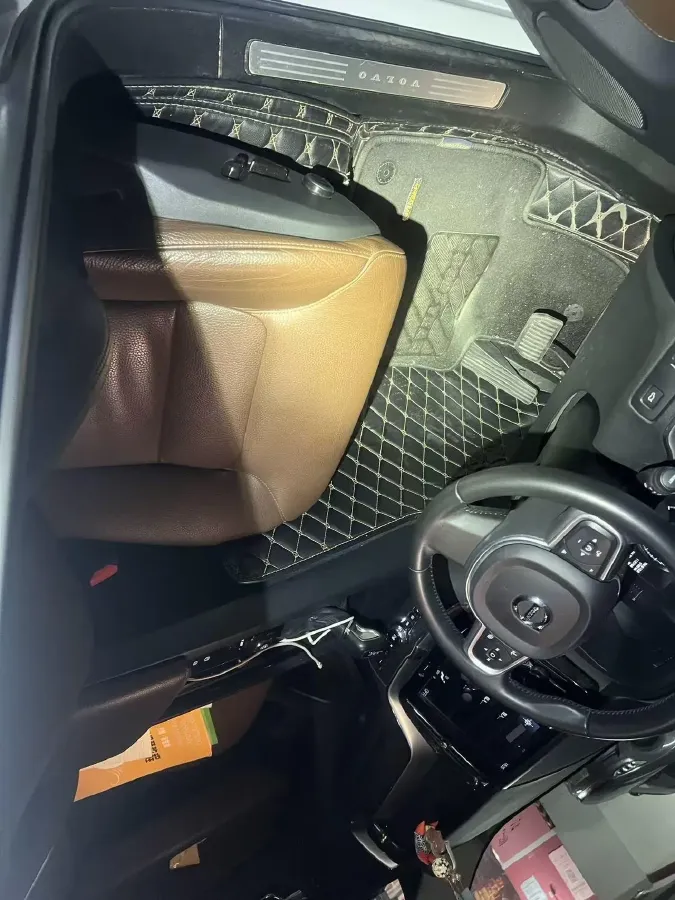 2019 Volvo XC60 2.0T 254HP L4 8AT,autocango,china used car exporter,china ev exporter,chinese used car exporter,chinese used ev exporter