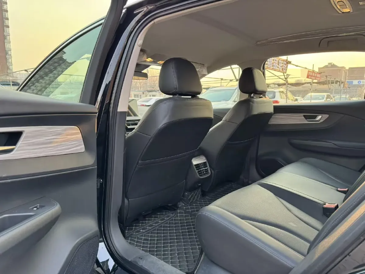 2024 HongQi E-QM5 BEV 72KWH,autocango,china used car exporter,china ev exporter,chinese used car exporter,chinese used ev exporter