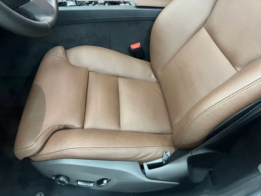 2025 Volvo XC60 2.0T 250HP L4 8AT,autocango,china used car exporter,china ev exporter,chinese used car exporter,chinese used ev exporter