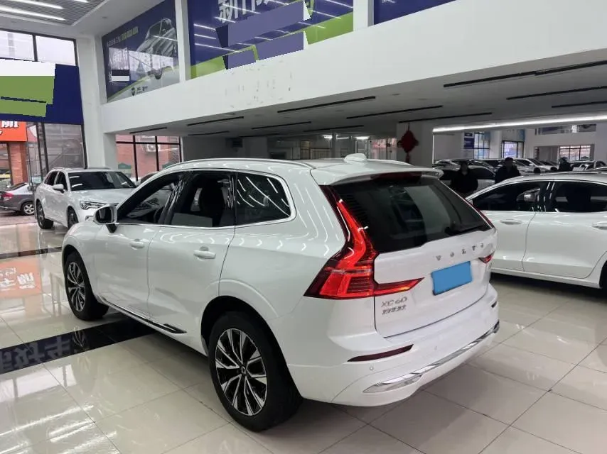 2025 Volvo XC60 2.0T 250HP L4 8AT,autocango,china used car exporter,china ev exporter,chinese used car exporter,chinese used ev exporter