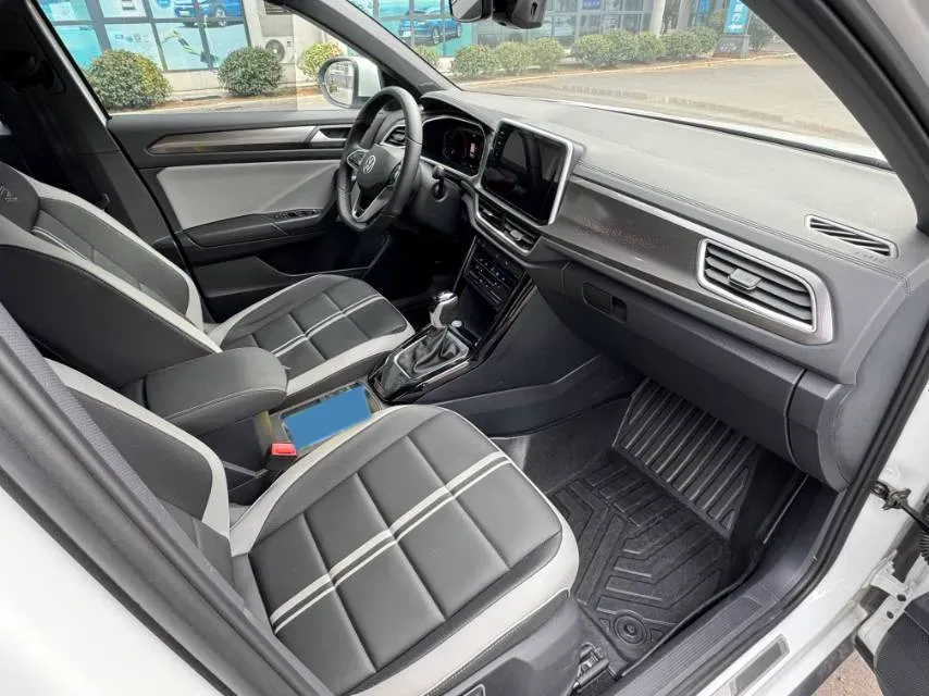 2023 Volkswagen T-Roc 1.5T 160HP L4 7DCT,autocango,china used car exporter,china ev exporter,chinese used car exporter,chinese used ev exporter