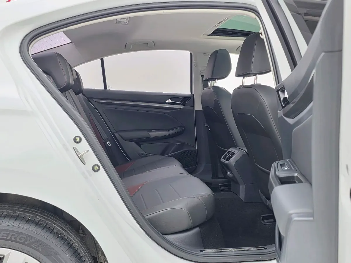 2021 Volkswagen Bora 1.5L 113HP L4 6AT,autocango,china used car exporter,china ev exporter,chinese used car exporter,chinese used ev exporter