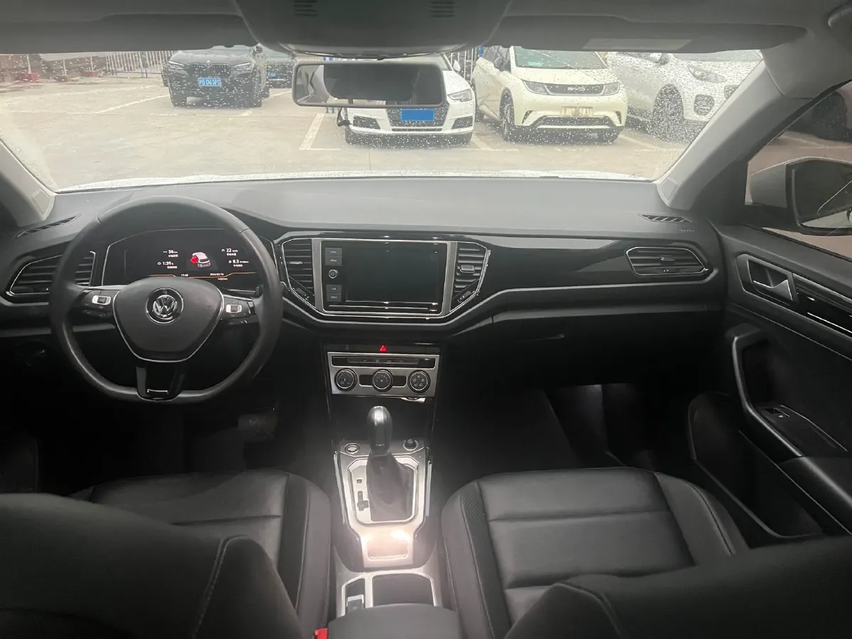 2020 Volkswagen T-Roc 1.4T 150HP L4 7DCT,autocango,china used car exporter,china ev exporter,chinese used car exporter,chinese used ev exporter