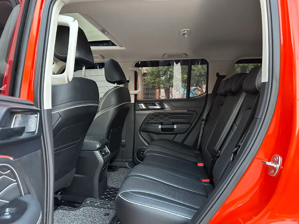 2023 Tank 300 2.0T 227HP L4 8AT,autocango,china used car exporter,china ev exporter,chinese used car exporter,chinese used ev exporter