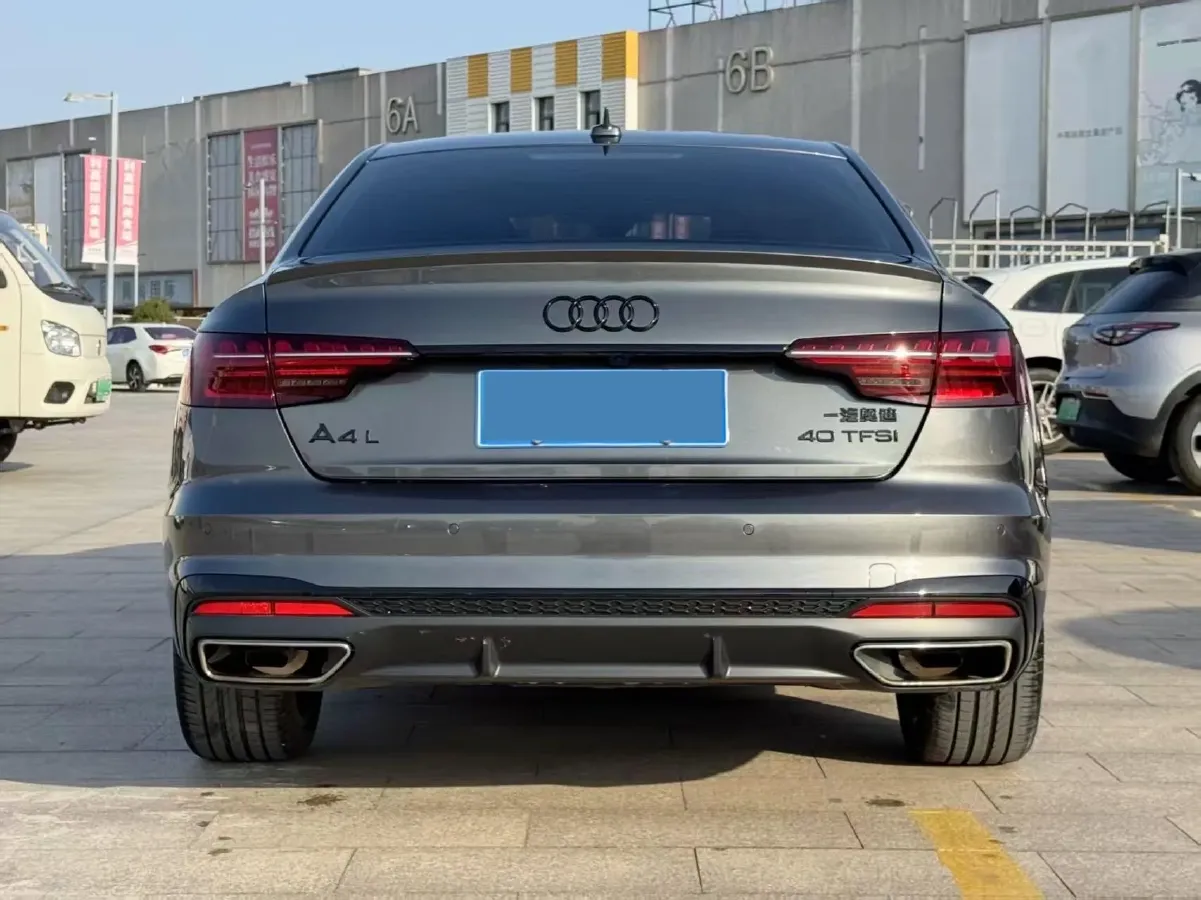 2023 Audi A4L 2.0T 190HP L4 7DCT,autocango,china used car exporter,china ev exporter,chinese used car exporter,chinese used ev exporter