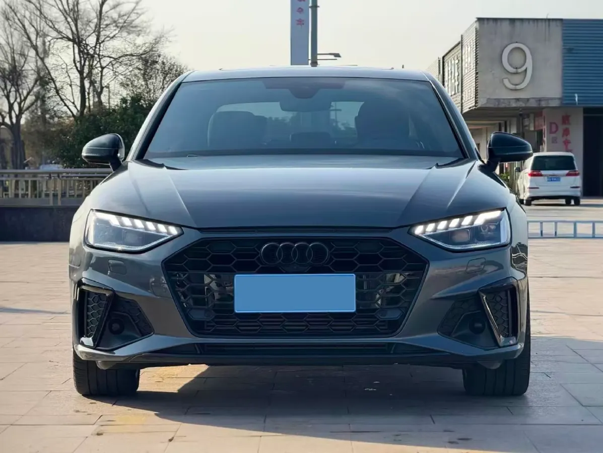 2023 Audi A4L 2.0T 190HP L4 7DCT,autocango,china used car exporter,china ev exporter,chinese used car exporter,chinese used ev exporter