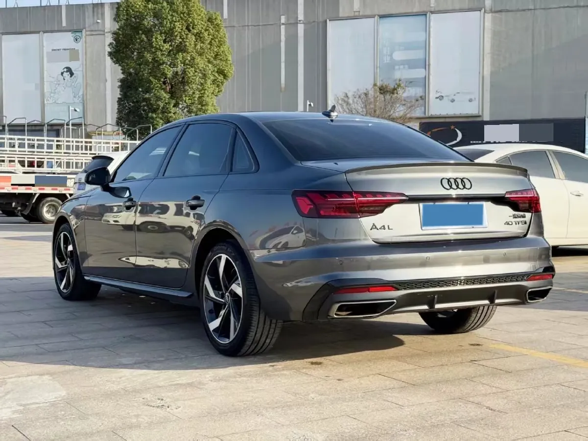 2023 Audi A4L 2.0T 190HP L4 7DCT,autocango,china used car exporter,china ev exporter,chinese used car exporter,chinese used ev exporter