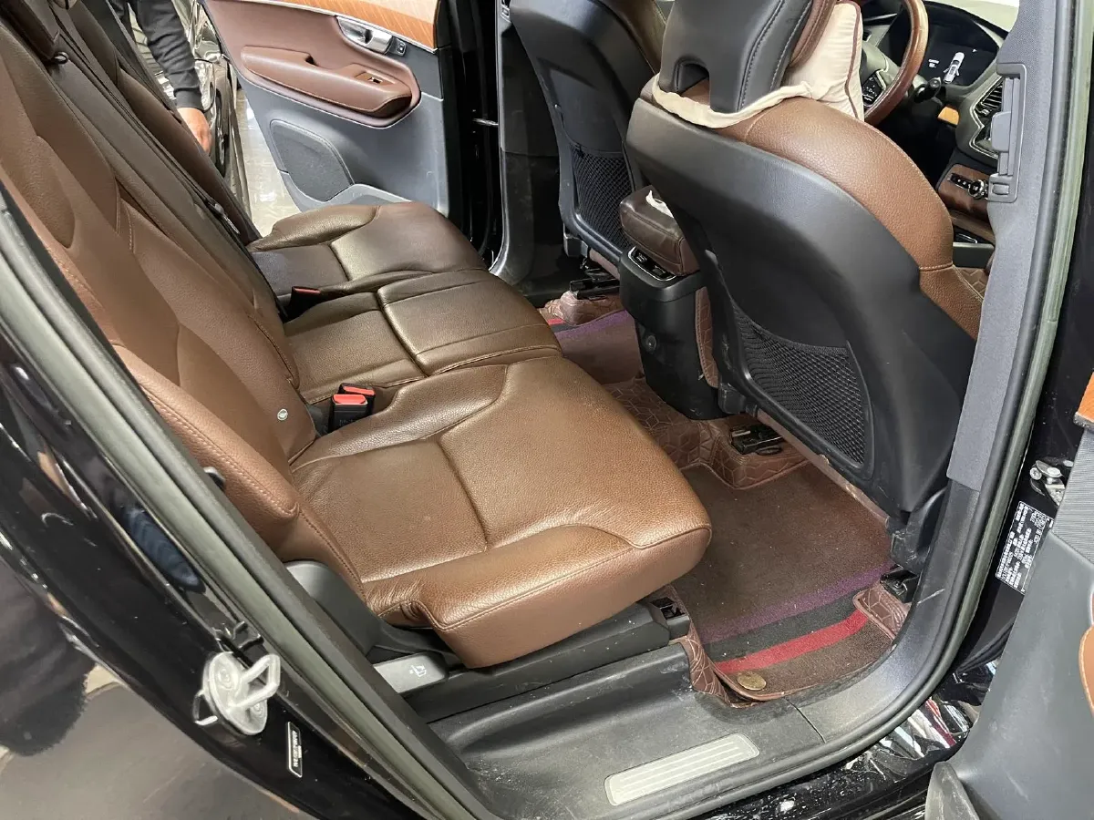 2023 Volvo XC90 2.0T 299HP L4 8AT,autocango,china used car exporter,china ev exporter,chinese used car exporter,chinese used ev exporter