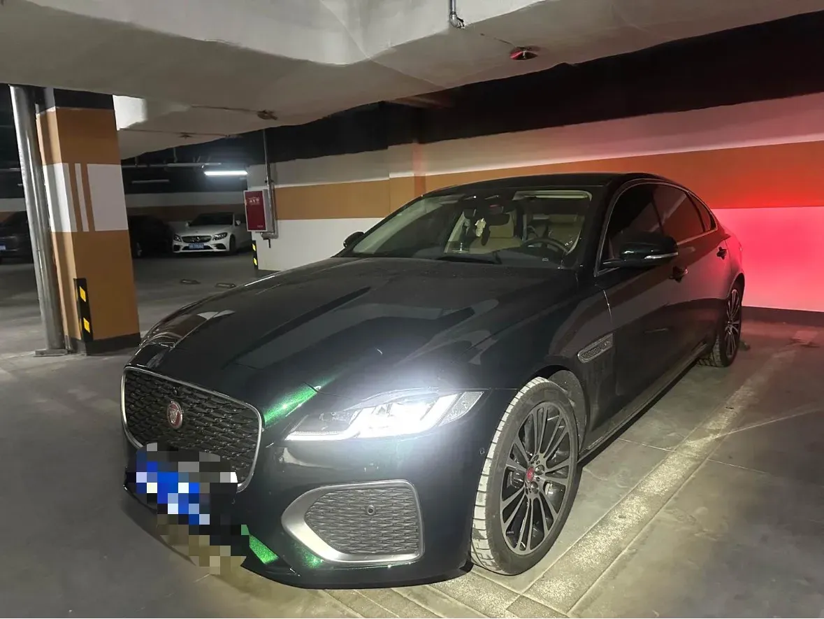 2025 Jaguar XFL 2.0T 250HP L4 8AT,autocango,china used car exporter,china ev exporter,chinese used car exporter,chinese used ev exporter