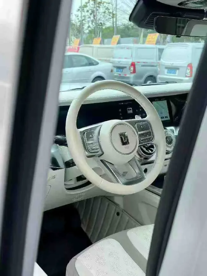 2021 Cyberspace 300 2.0T 227HP L4 8AT,autocango,china used car exporter,china ev exporter,chinese used car exporter,chinese used ev exporter