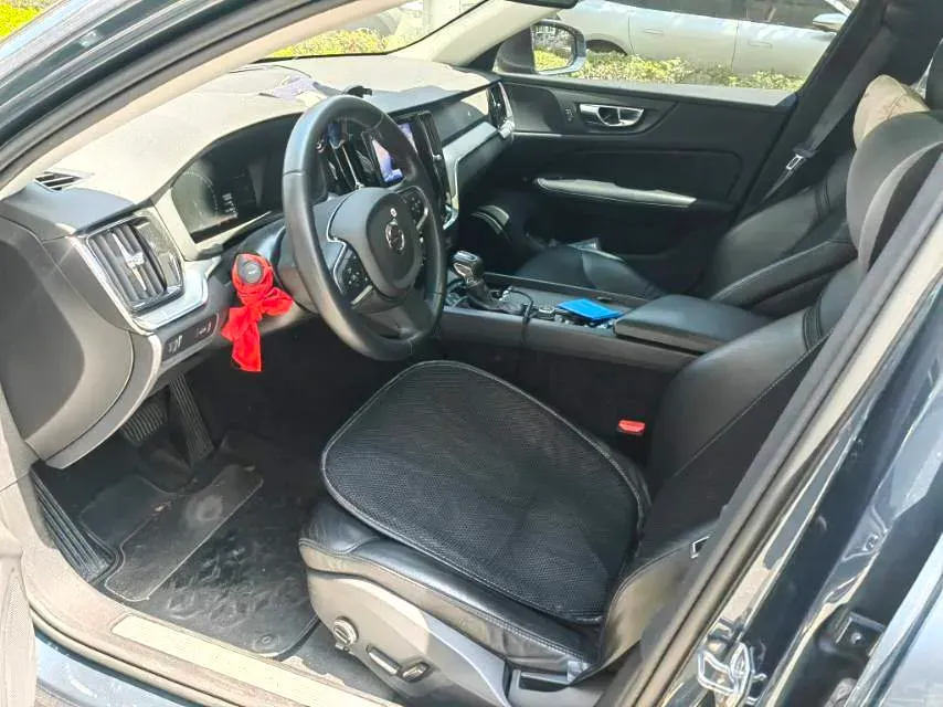 2021 Volvo S60 2.0T 190HP L4 8AT,autocango,china used car exporter,china ev exporter,chinese used car exporter,chinese used ev exporter