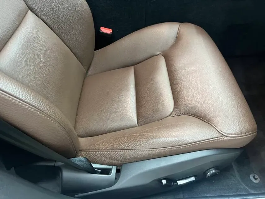 2025 Volvo S60 2.0T 197HP L4 7DCT,autocango,china used car exporter,china ev exporter,chinese used car exporter,chinese used ev exporter