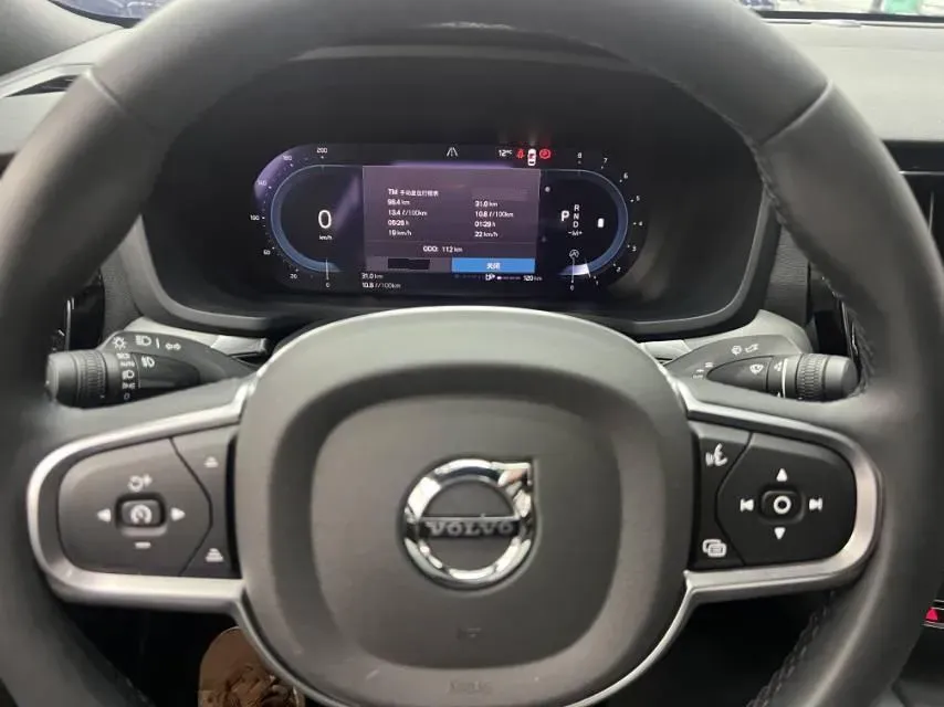 2025 Volvo S60 2.0T 197HP L4 7DCT,autocango,china used car exporter,china ev exporter,chinese used car exporter,chinese used ev exporter