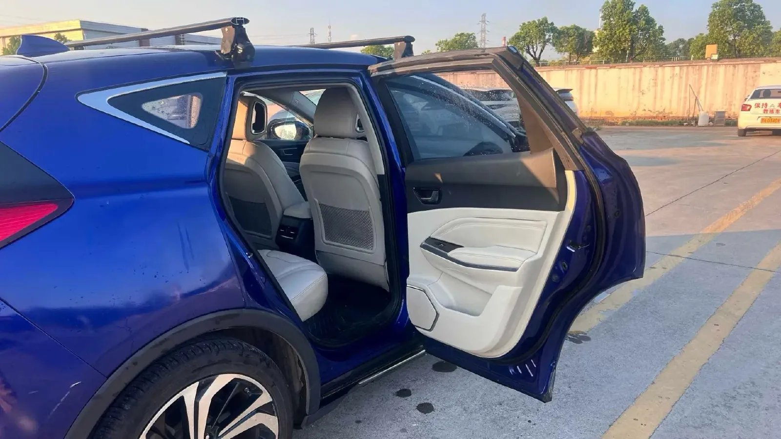 2019 HongQi E-HS3 BEV 52.5KWH,autocango,china used car exporter,china ev exporter,chinese used car exporter,chinese used ev exporter