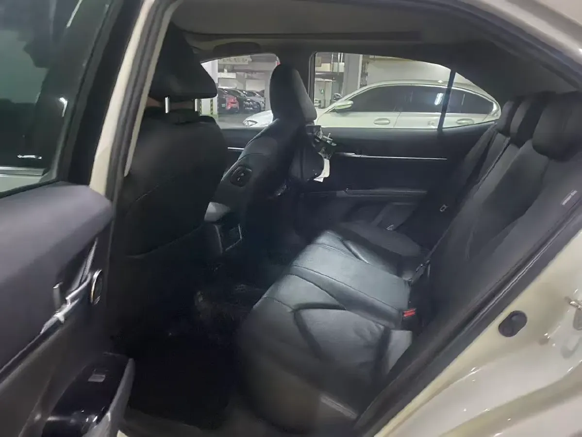 2021 Toyota Camry 2.5L 209HP L4 8AT,autocango,china used car exporter,china ev exporter,chinese used car exporter,chinese used ev exporter