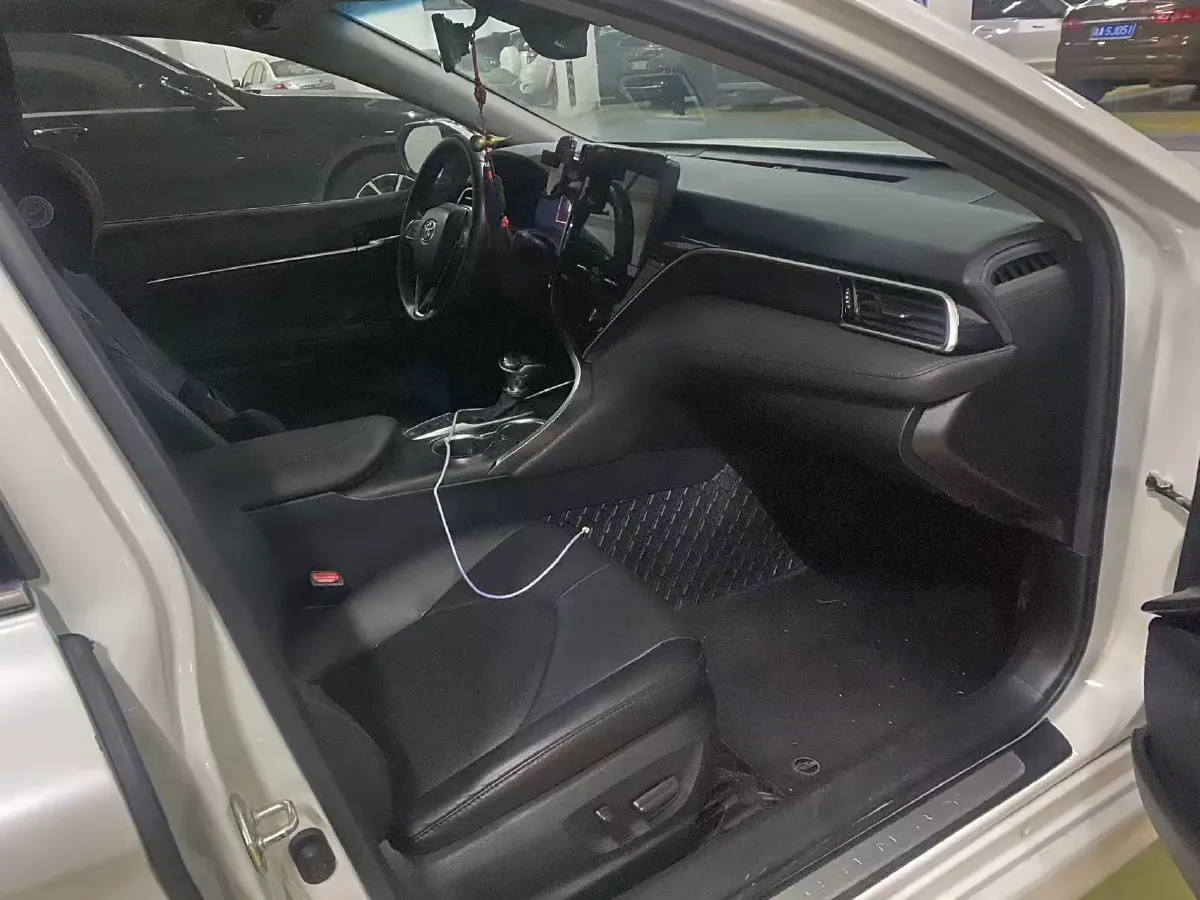 2021 Toyota Camry 2.5L 209HP L4 8AT,autocango,china used car exporter,china ev exporter,chinese used car exporter,chinese used ev exporter