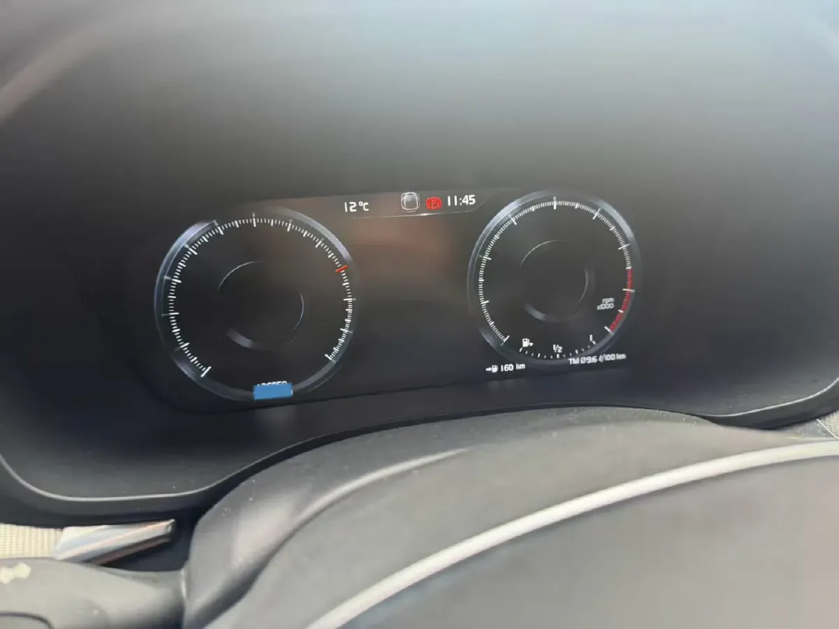 2021 Volvo XC60 2.0T 250HP L4 8AT,autocango,china used car exporter,china ev exporter,chinese used car exporter,chinese used ev exporter