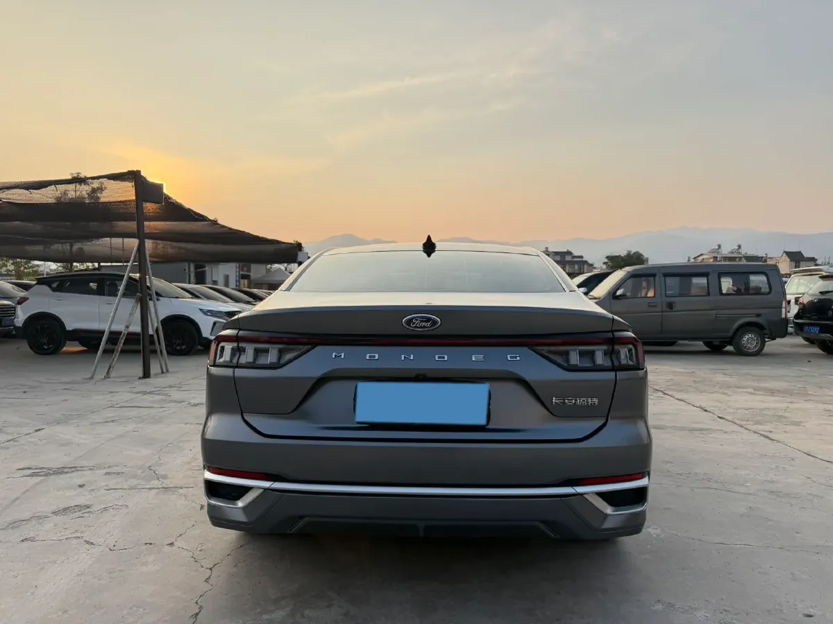 2023 Ford Mondeo 1.5T 190HP L4 8AT,autocango,china used car exporter,china ev exporter,chinese used car exporter,chinese used ev exporter