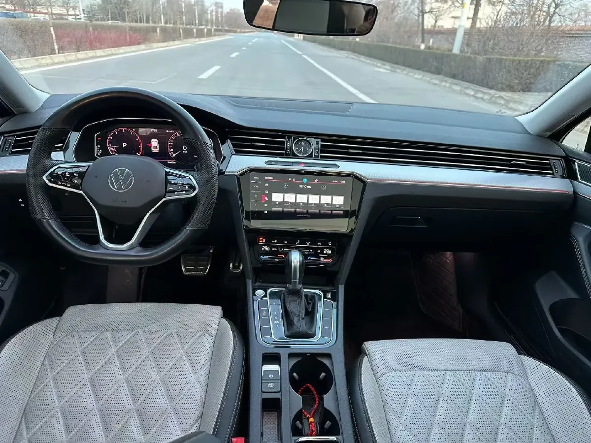 2023 Volkswagen Magotan 2.0T 186HP L4 7DCT,autocango,china used car exporter,china ev exporter,chinese used car exporter,chinese used ev exporter