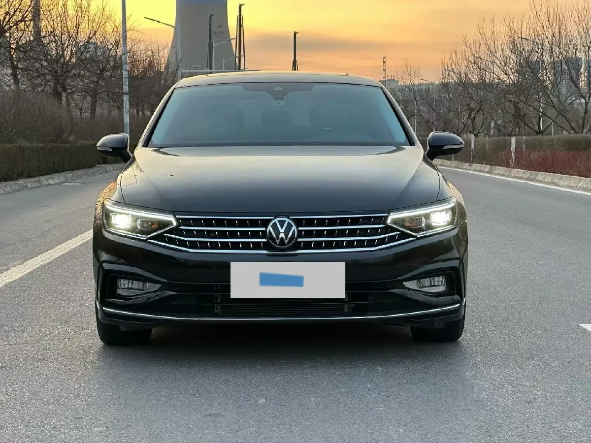 2023 Volkswagen Magotan 2.0T 186HP L4 7DCT,autocango,china used car exporter,china ev exporter,chinese used car exporter,chinese used ev exporter