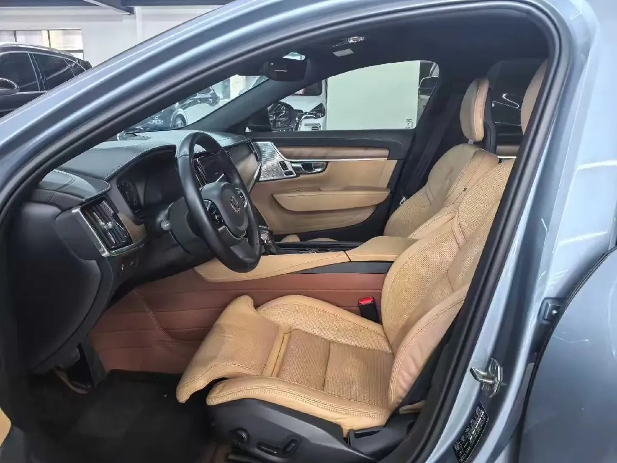 2018 Volvo S90 2.0T 254HP L4 8AT,autocango,china used car exporter,china ev exporter,chinese used car exporter,chinese used ev exporter