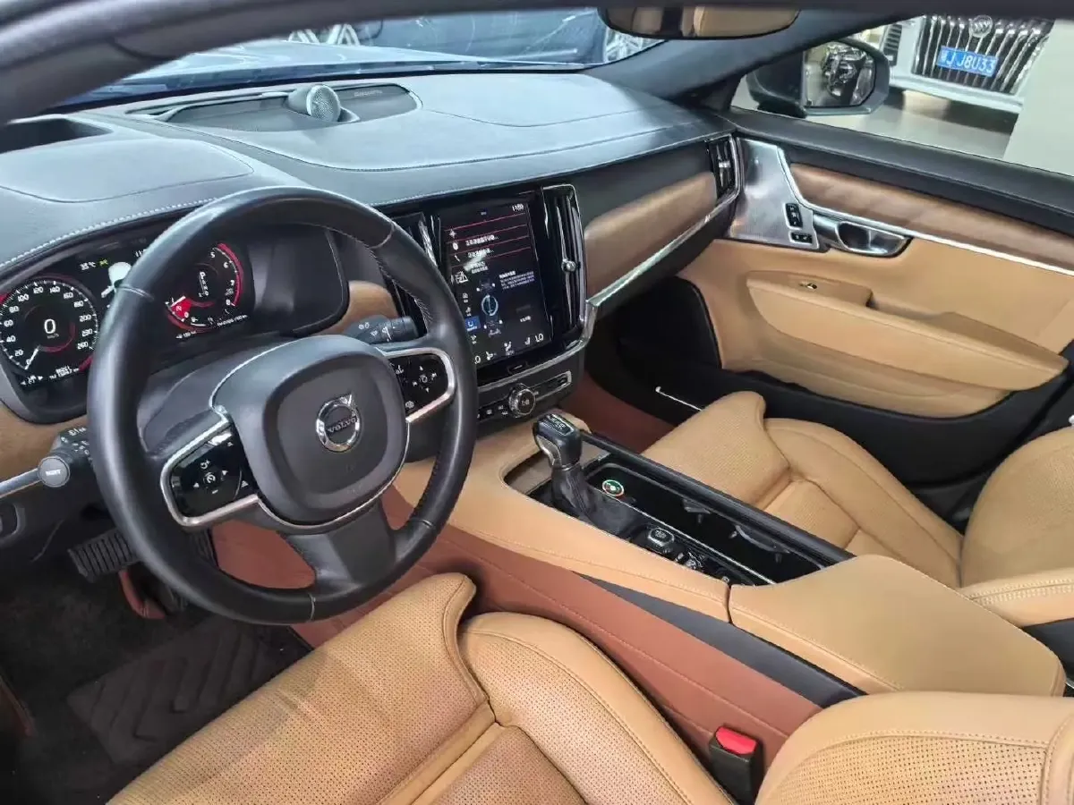 2018 Volvo S90 2.0T 254HP L4 8AT,autocango,china used car exporter,china ev exporter,chinese used car exporter,chinese used ev exporter