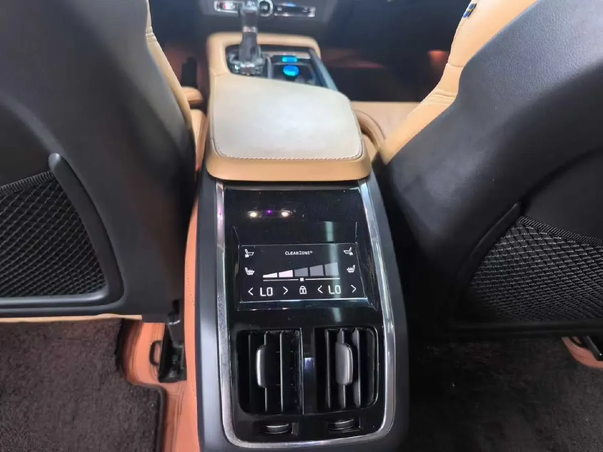 2018 Volvo S90 2.0T 254HP L4 8AT,autocango,china used car exporter,china ev exporter,chinese used car exporter,chinese used ev exporter