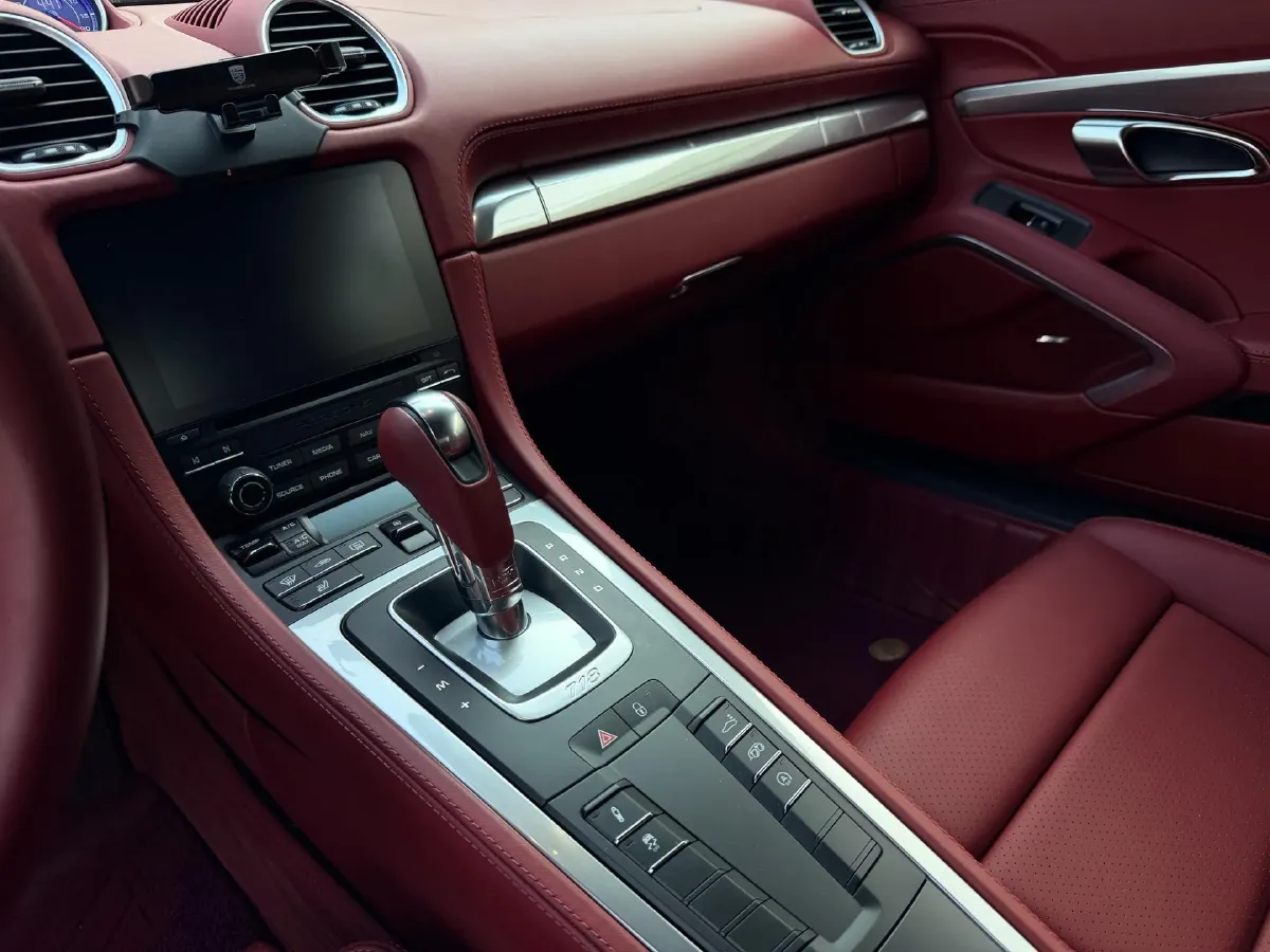 2022 Porsche 718 2.0T 250HP H4 7DCT,autocango,china used car exporter,china ev exporter,chinese used car exporter,chinese used ev exporter