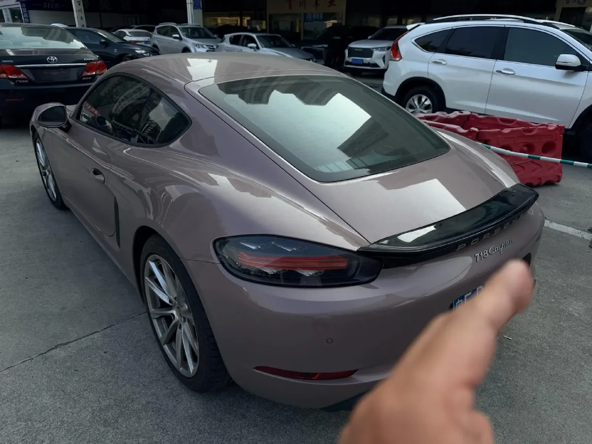 2022 Porsche 718 2.0T 250HP H4 7DCT,autocango,china used car exporter,china ev exporter,chinese used car exporter,chinese used ev exporter