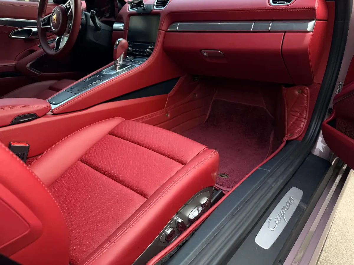 2022 Porsche 718 2.0T 250HP H4 7DCT,autocango,china used car exporter,china ev exporter,chinese used car exporter,chinese used ev exporter