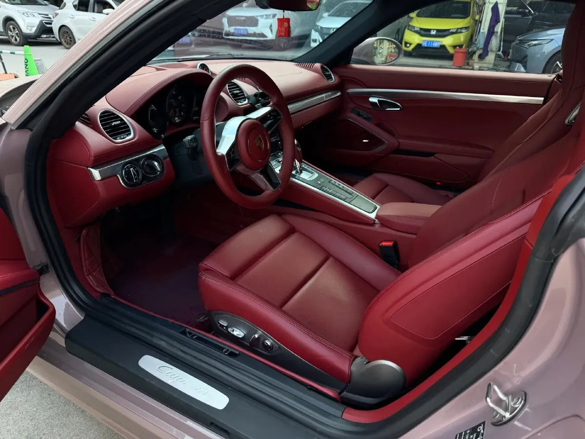 2022 Porsche 718 2.0T 250HP H4 7DCT,autocango,china used car exporter,china ev exporter,chinese used car exporter,chinese used ev exporter