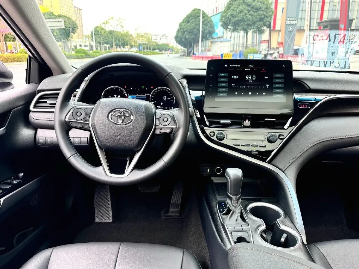 2021 Toyota Camry 2.5L 209HP L4 8AT,autocango,china used car exporter,china ev exporter,chinese used car exporter,chinese used ev exporter