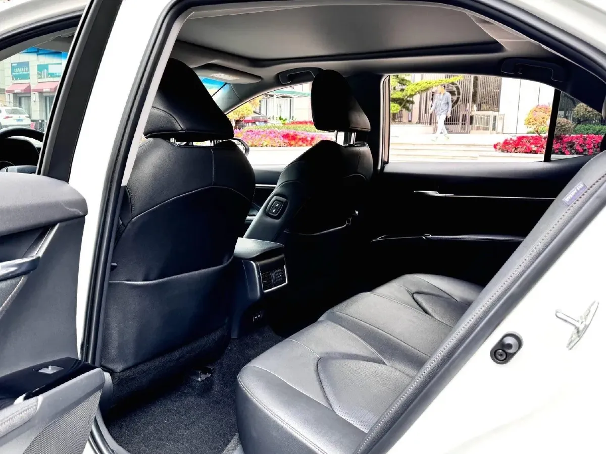 2021 Toyota Camry 2.5L 209HP L4 8AT,autocango,china used car exporter,china ev exporter,chinese used car exporter,chinese used ev exporter