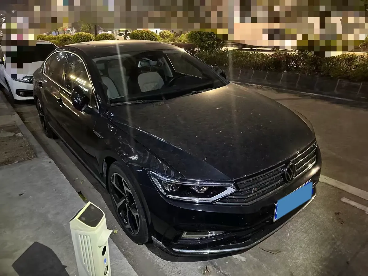 2023 Volkswagen Magotan 2.0T 186HP L4 7DCT,autocango,china used car exporter,china ev exporter,chinese used car exporter,chinese used ev exporter