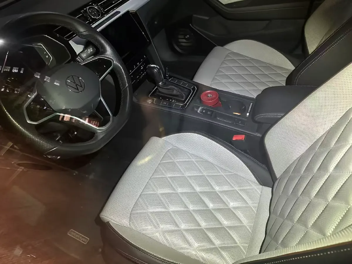 2023 Volkswagen Magotan 2.0T 186HP L4 7DCT,autocango,china used car exporter,china ev exporter,chinese used car exporter,chinese used ev exporter