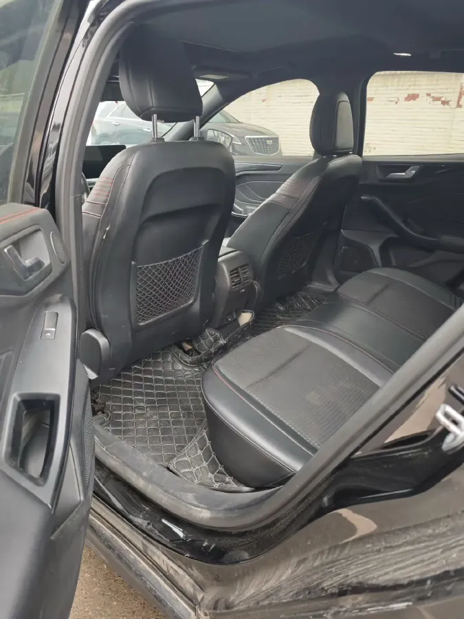 2020 Ford Focus 1.5T 174HP L3 8AT,autocango,china used car exporter,china ev exporter,chinese used car exporter,chinese used ev exporter