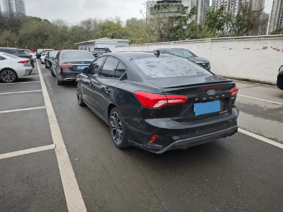 2020 Ford Focus 1.5T 174HP L3 8AT,autocango,china used car exporter,china ev exporter,chinese used car exporter,chinese used ev exporter