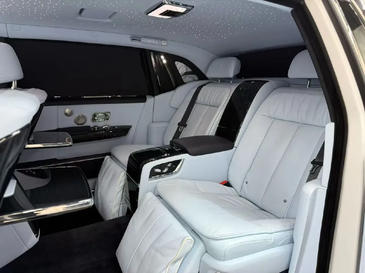 2021 Rolls-Royce Ghost 6.7T 571HP V12 8AT,autocango,china used car exporter,china ev exporter,chinese used car exporter,chinese used ev exporter