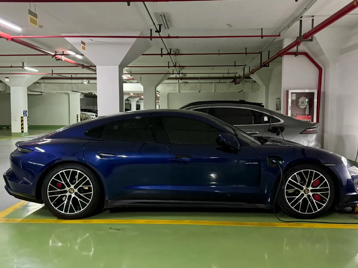 2019 Porsche Taycan 2AT BEV 93.4KWH,autocango,china used car exporter,china ev exporter,chinese used car exporter,chinese used ev exporter