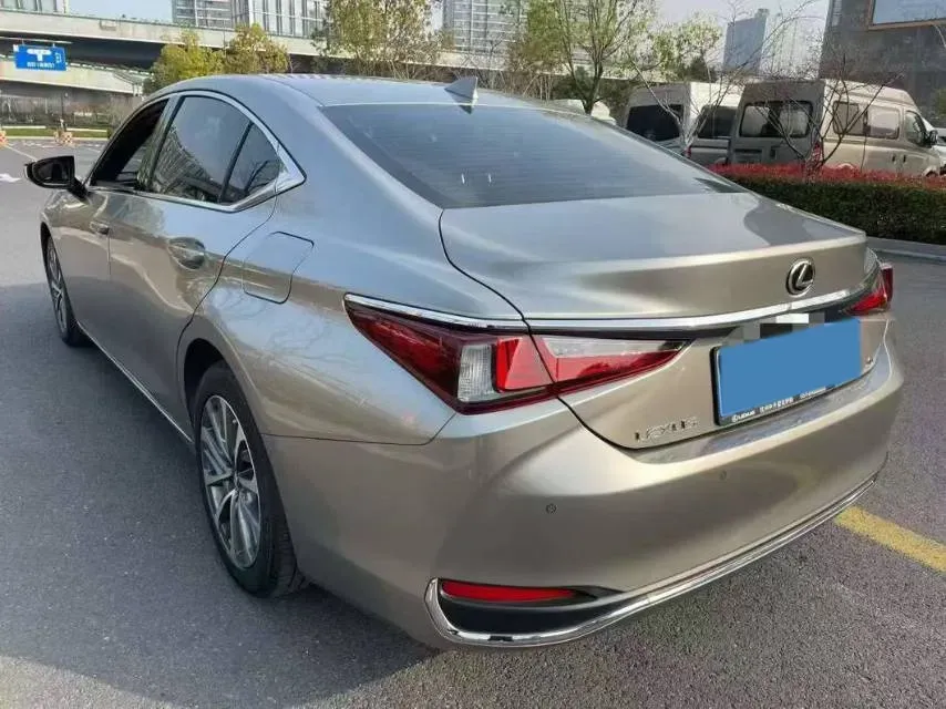 2023 Lexus ES 2.0L 173HP L4 CVT,autocango,china used car exporter,china ev exporter,chinese used car exporter,chinese used ev exporter