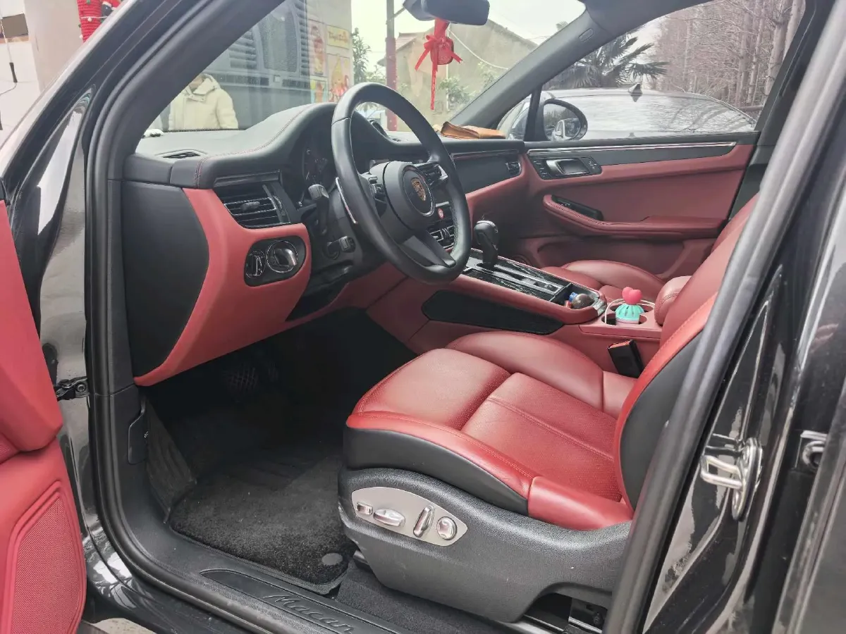 2023 Porsche Macan 2.0T 265HP L4 7DCT,autocango,china used car exporter,china ev exporter,chinese used car exporter,chinese used ev exporter