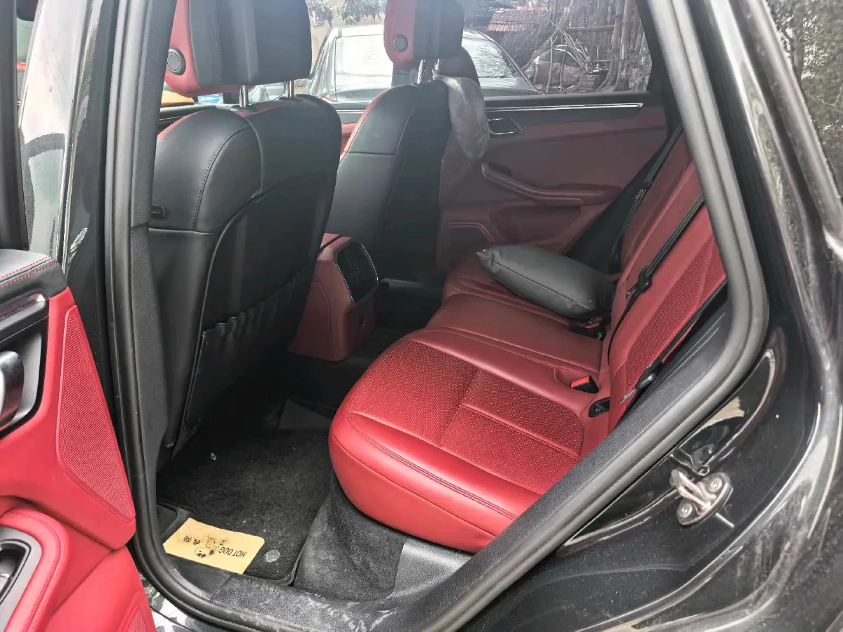 2023 Porsche Macan 2.0T 265HP L4 7DCT,autocango,china used car exporter,china ev exporter,chinese used car exporter,chinese used ev exporter