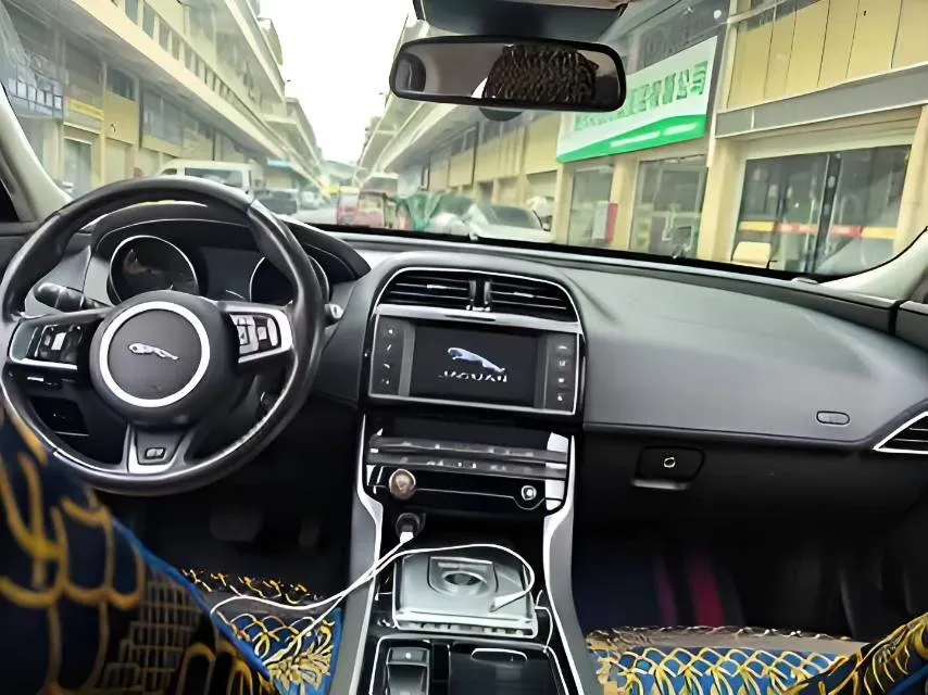 2018 Jaguar XE 2.0T 200HP L4 8AT,autocango,china used car exporter,china ev exporter,chinese used car exporter,chinese used ev exporter
